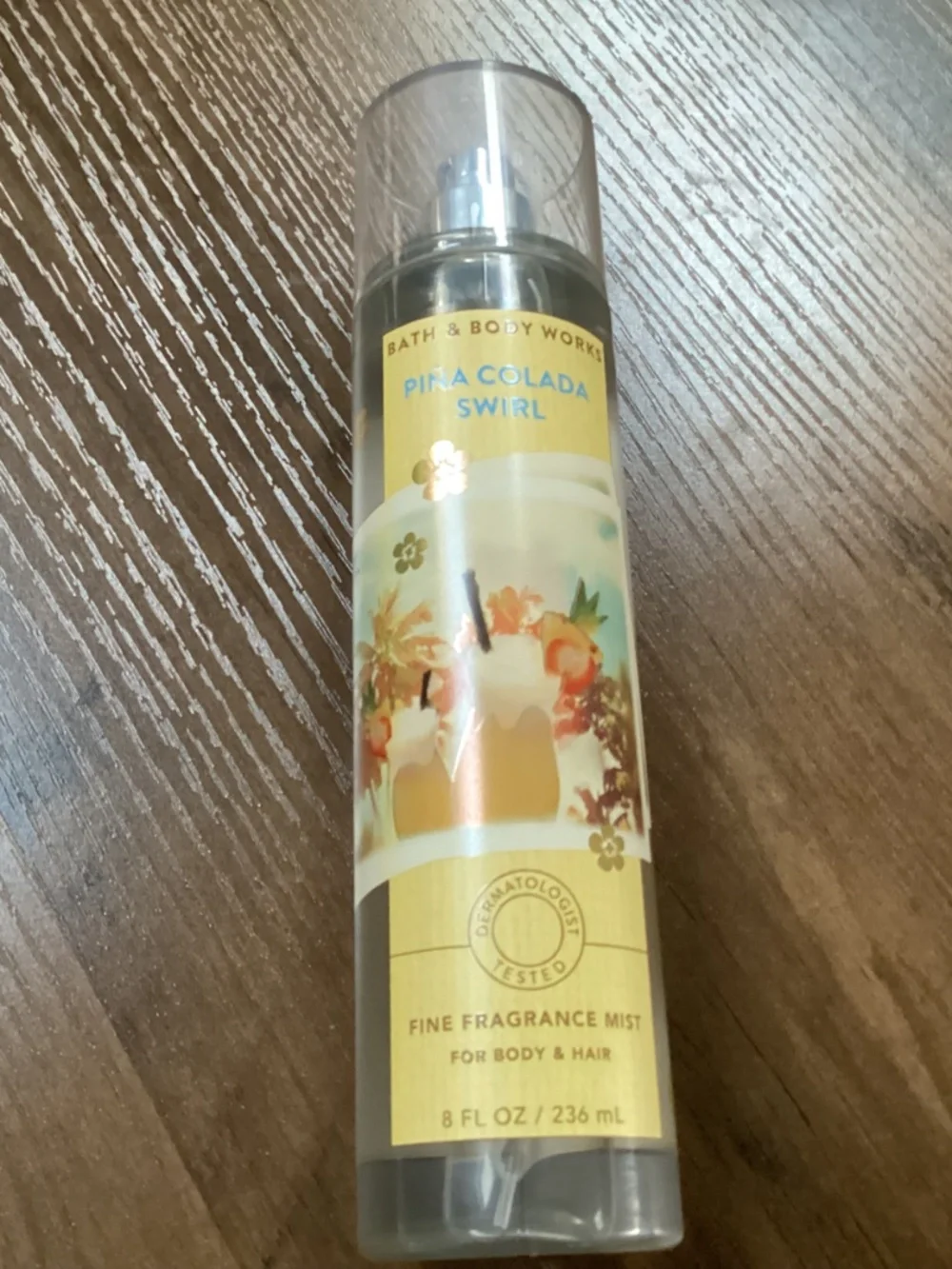 Bath & Body Works Piña Colada Swirl body and hair mist 236 ml New